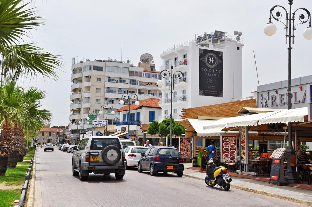 Zodiac Hotel Apartments Larnaca Bagian luar foto