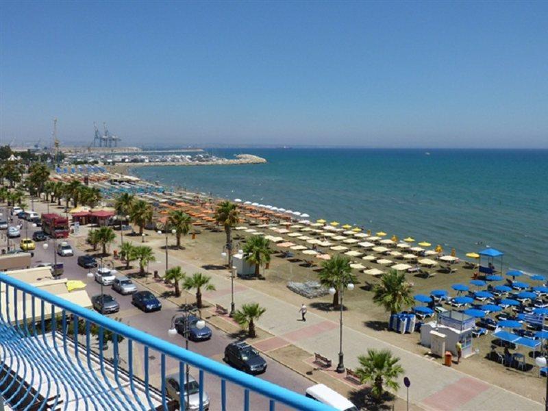 Zodiac Hotel Apartments Larnaca Bagian luar foto