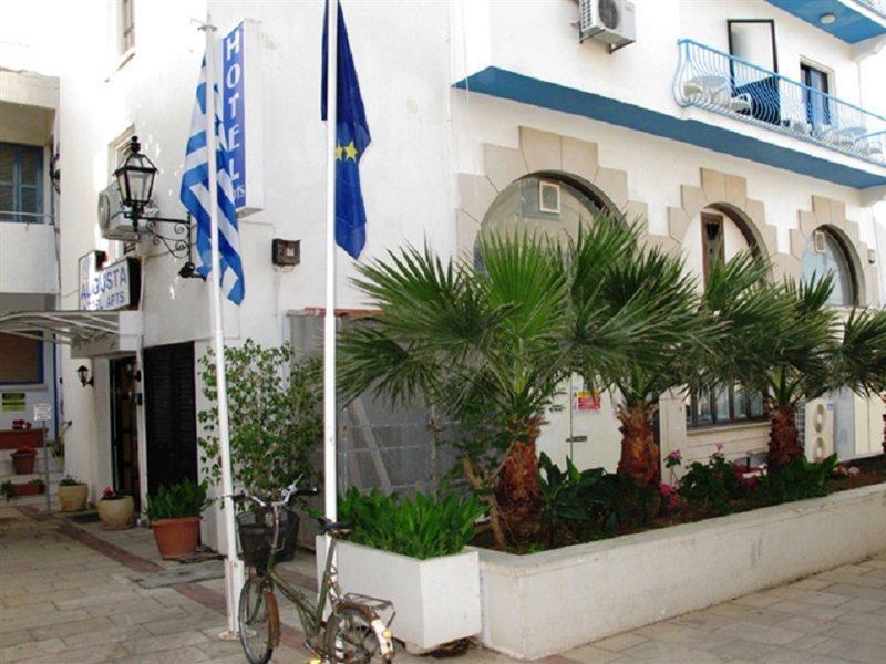 Zodiac Hotel Apartments Larnaca Bagian luar foto